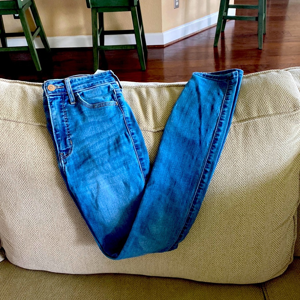Hollister Ultra High-Rise Crop Super Skinny Jeans